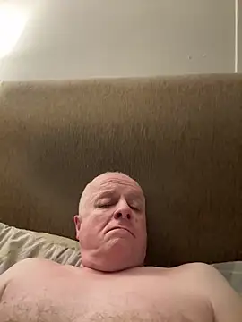 Snapshot of locallad88 chatting on January 15, 10:35 pm locallad88 online show from January 15, 10:35 pm