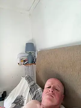 Snapshot of locallad88 chatting on September 8, 3:44 pm locallad88 online show from September 8, 3:44 pm