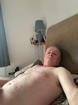 Snapshot of locallad88 chatting on October 11, 8:24 am locallad88 online show from October 11, 8:24 am