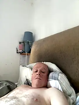 Snapshot of locallad88 chatting on October 24, 10:44 am locallad88 online show from October 24, 10:44 am