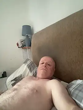 Snapshot of locallad88 chatting on October 31, 7:53 am locallad88 online show from October 31, 7:53 am