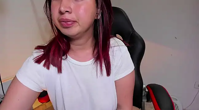 madelaine blosson online show from February 22, 6:39 am