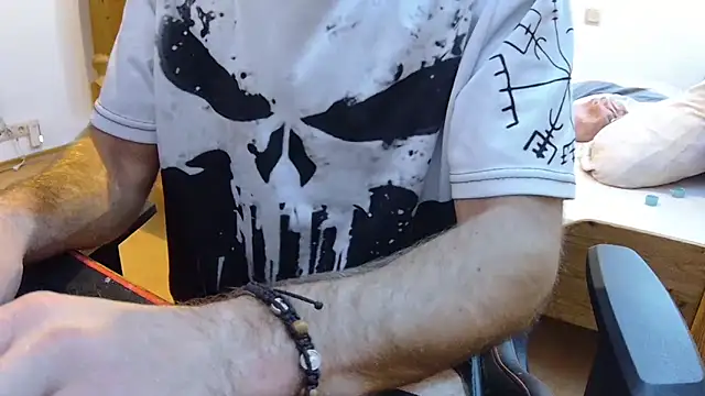 Snapshot of KmlBI26 chatting on October 28, 7:05 pm KmlBI26 online show from October 28, 7:05 pm