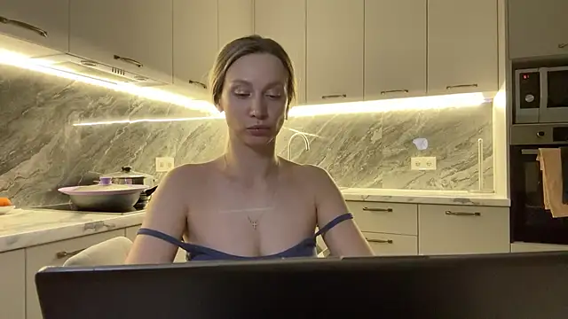 Alice Wonders online show from January 6, 9:54 pm