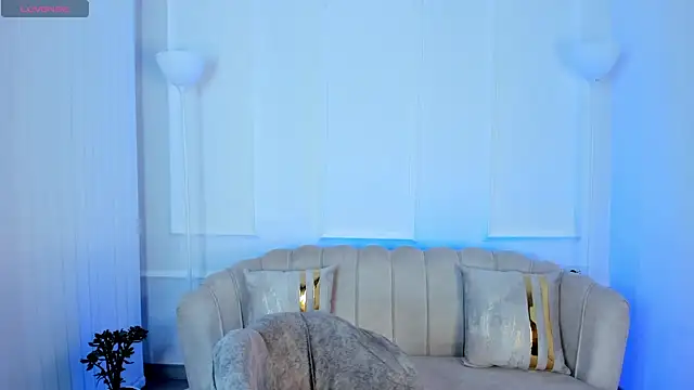 Snapshot of BellaRossii chatting on December 26, 11:03 pm BellaRossii online show from December 26, 11:03 pm