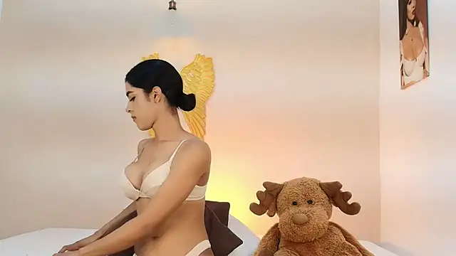 Snapshot of salome_Collins_1 chatting on November 27, 12:35 am salome Collins 1 online show from November 27, 12:35 am