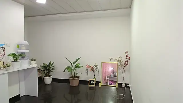 NicoleCortez online show from December 12, 3:43 am