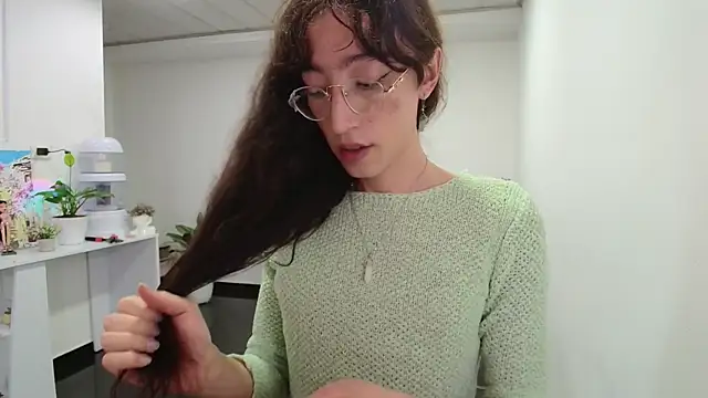 NicoleCortez online show from December 15, 4:07 am