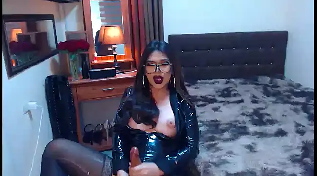 EXTREMELYDOM online show from January 21, 1:43 pm