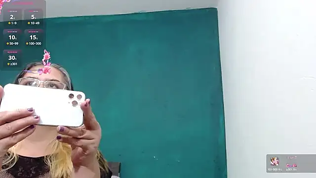 scaelettdubois online show from March 8, 4:01 am