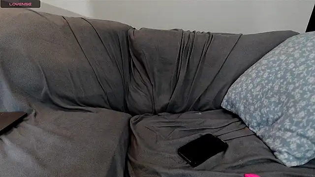 Snapshot of EmoDream1998 chatting on November 5, 10:54 pm EmoDream1998 online show from November 5, 10:54 pm