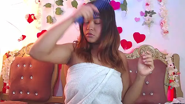 Snapshot of slutty_hotwife chatting on March 12, 10:16 am slutty hotwife online show from March 12, 10:16 am