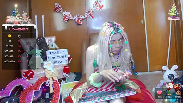 Skinygirl online show from December 12, 11:03 pm