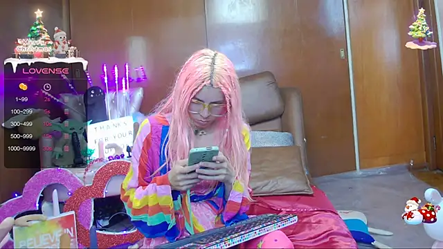 Skinygirl online show from January 17, 10:45 pm