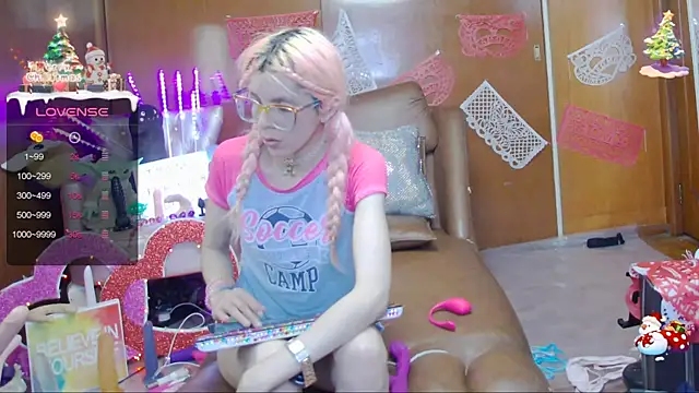 Skinygirl online show from February 14, 2:50 am