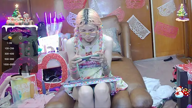 Skinygirl online show from February 18, 2:59 am