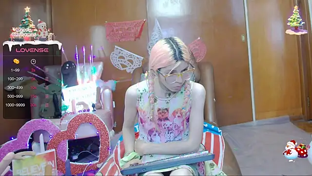 Skinygirl online show from February 25, 1:09 am