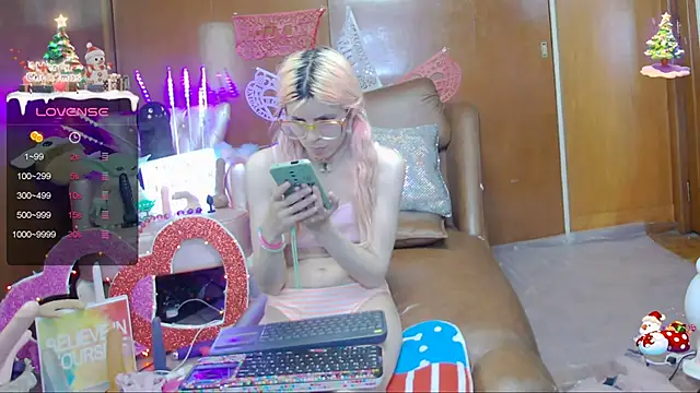 Skinygirl online show from February 26, 2:26 am