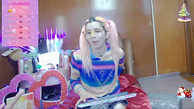 Skinygirl online show from March 8, 11:39 pm