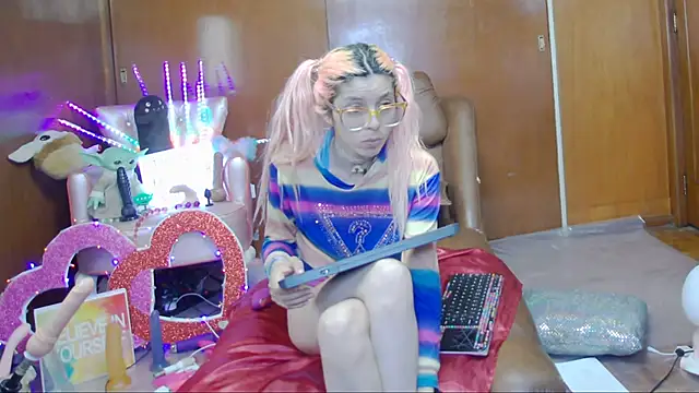 Skinygirl online show from March 9, 2:39 am