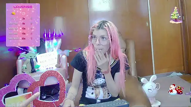 Skinygirl online show from October 3, 12:07 am