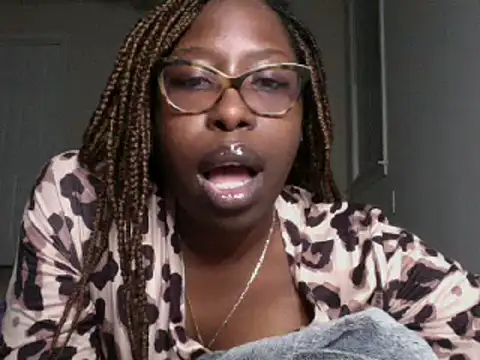 Snapshot of MadamIndigo chatting on March 14, 4:10 am MadamIndigo online show from March 14, 4:10 am