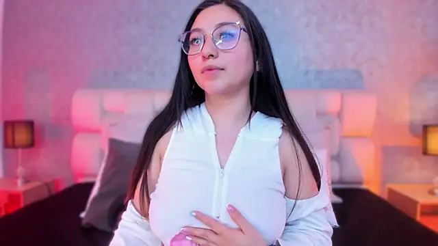 lucy neil online show from February 10, 7:07 pm