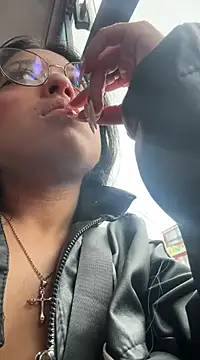 vaness weet online show from January 9, 6:36 pm