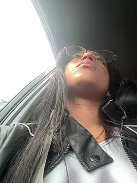 vaness weet online show from January 17, 7:38 pm