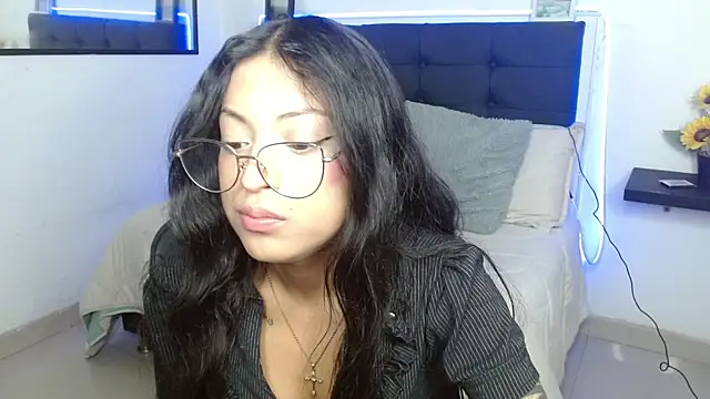 vaness weet online show from November 11, 7:25 pm