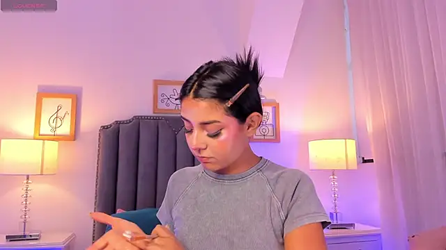 Emma Torres   online show from January 13, 12:13 pm