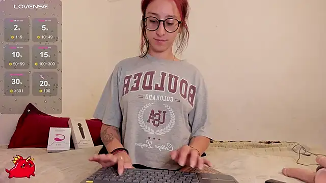 Snapshot of HEAVY_MEGAN chatting on February 16, 3:37 am HEAVY MEGAN online show from February 16, 3:37 am