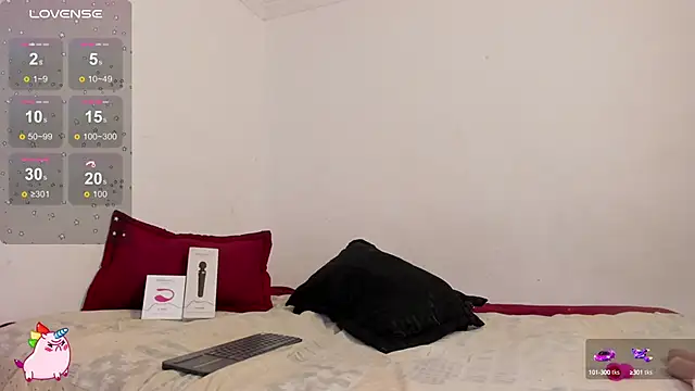 Snapshot of HEAVY_MEGAN chatting on February 18, 11:41 pm HEAVY MEGAN online show from February 18, 11:41 pm