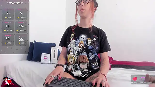 Snapshot of HEAVY_MEGAN chatting on October 25, 1:07 pm HEAVY MEGAN online show from October 25, 1:07 pm