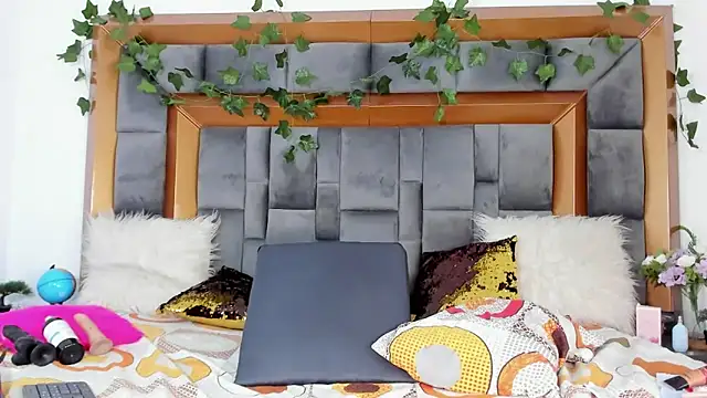 BellaKarla online show from February 22, 3:47 pm