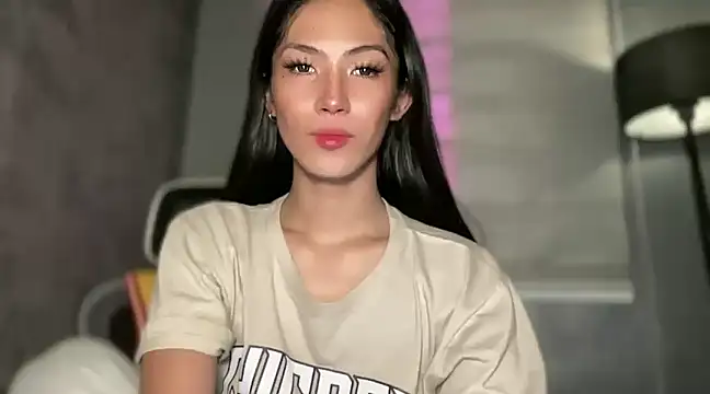 Bella Gordon online show from December 14, 4:56 am