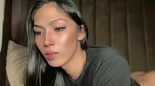 Bella Gordon online show from December 21, 10:30 pm