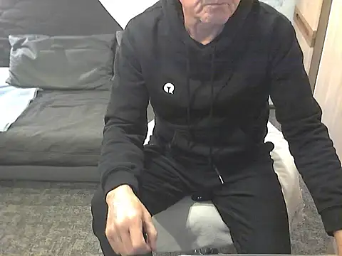 kiam471 online show from November 12, 6:52 pm