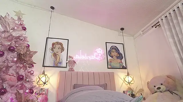 dani parker  online show from November 15, 7:10 pm