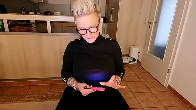 German Milf online show from January 4, 2:25 pm