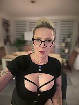 German Milf online show from February 17, 6:15 pm