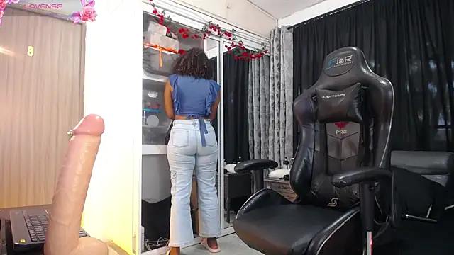 Snapshot of BLACK_ROSSE_1 chatting on January 24, 12:52 pm BLACK ROSSE 1 online show from January 24, 12:52 pm