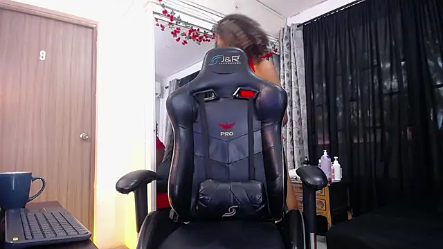 Snapshot of BLACK_ROSSE_1 chatting on January 25, 12:37 pm BLACK ROSSE 1 online show from January 25, 12:37 pm