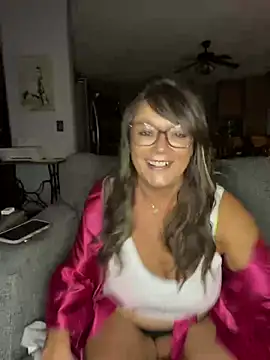 cowgirlc online show from February 5, 3:23 am