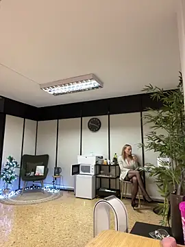 EmaSalis online show from December 18, 2:49 pm