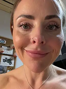 EmaSalis online show from March 4, 1:38 pm