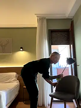 EmaSalis online show from October 26, 2:34 pm