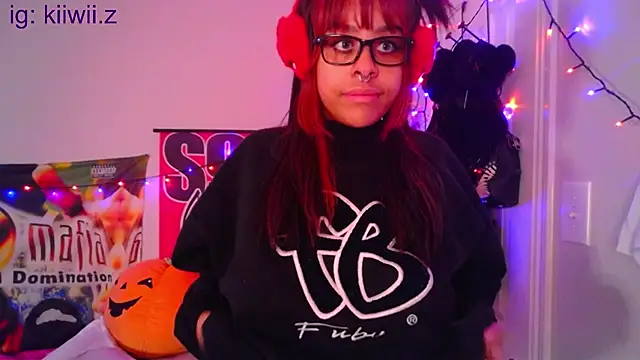 N1NT3NDH03 online show from February 20, 5:33 am