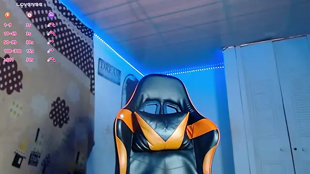 Adam Hudsond online show from November 30, 10:03 pm