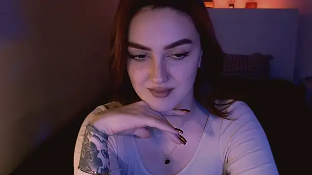 LilyFarey online show from December 5, 6:11 pm